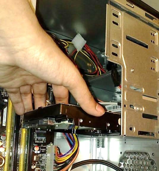Cum instalez al doilea hard disk in calculator