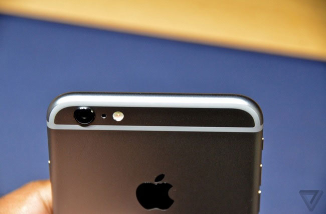 Care este diferenta dintre iPhone 6 si iPhone 6 Plus?
